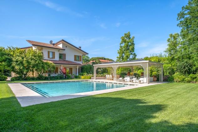 Villa in vendita a Ponsacco 645 mq Rif: 1395304
