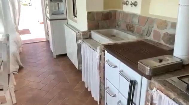Trilocale in affitto a Montignoso