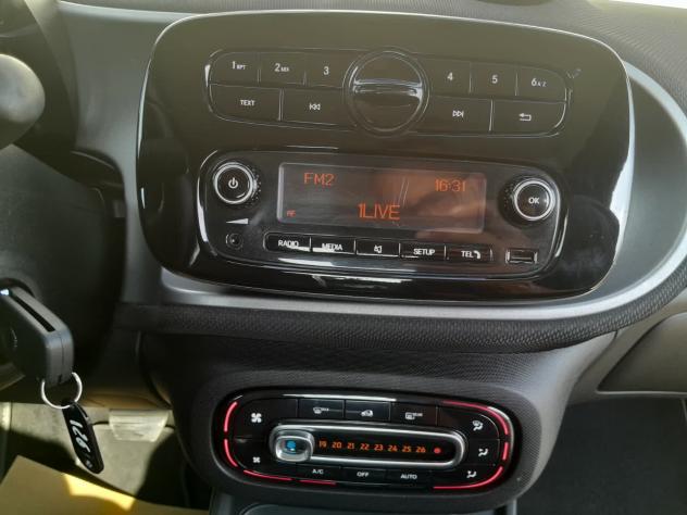 Smart ForTwo 0.9 T. 90CV TWINAMIC AUT. S&S CABRIO PASSION - LED C.VOLANTE S.RISCALDABILI BRACCIOLO CERCHI R15 - Foto 9
