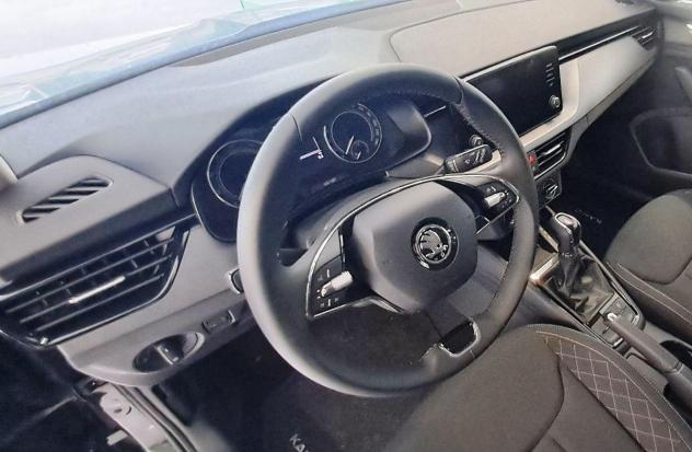 SKODA Kamiq 1.0 TSI 110 CV DSG Ambition - Foto 6