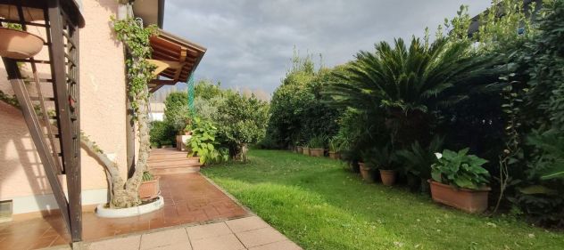 Villa singola con ampio giardino e dependance Lido di Camaiore - Foto 9