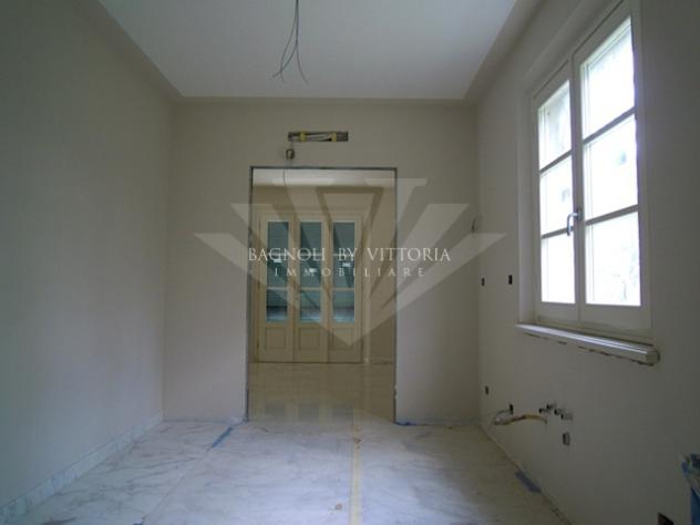 VILLA di 9 vani e di 240 mq (PIETRASANTA) rif. 533 - Foto 12