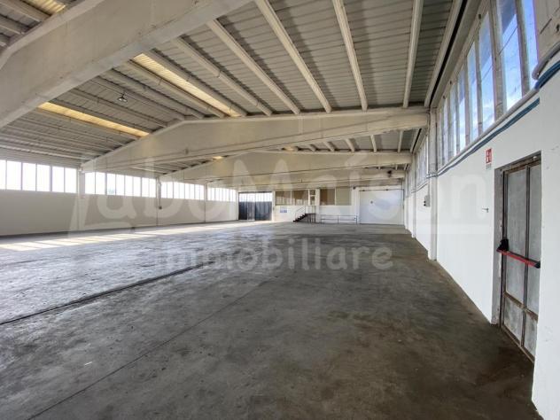 GAVIRATE Oltrona al lago capannone, uffici e appartamento - Foto 17