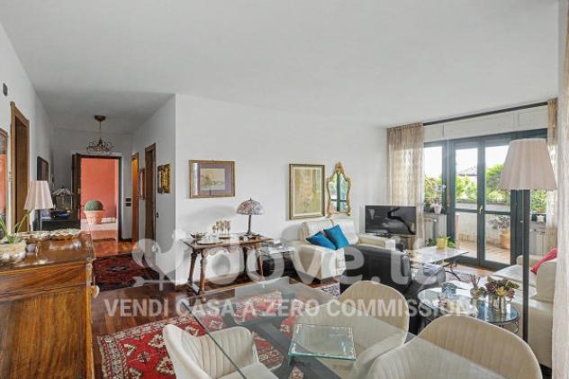 Attico / Mansarda di 180 m² con più di 5 locali e box auto doppio in vendita a Gazzada Schianno - Foto 11
