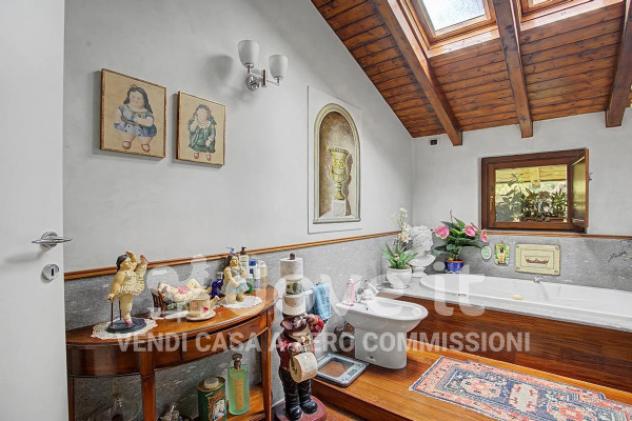 Villa di 220 m² con più di 5 locali e box auto doppio in vendita a Varese - Foto 16