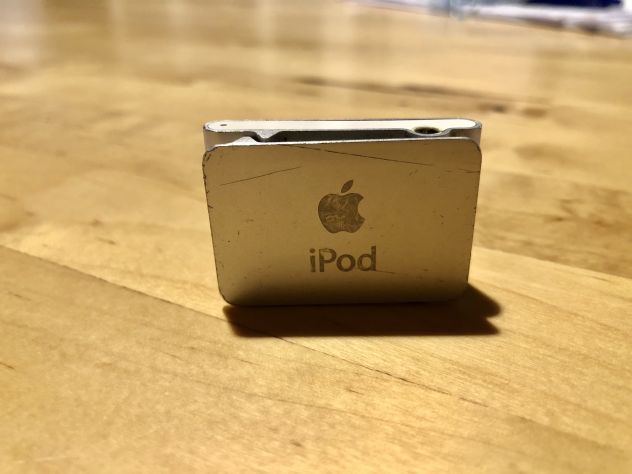 Apple iPod shuffle 1GB grigio con caricabatterie - Foto 4