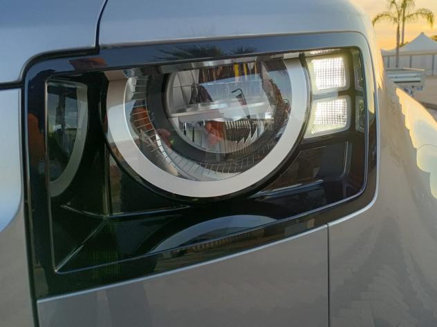 Land Rover Defender 90 3.0D I6 200 CV AWD Auto SE - Foto 9