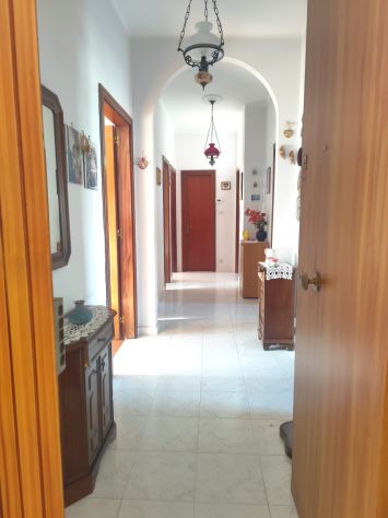 V.ANCONA: APP. di 127mq. con Cantina mansardata. Posto auto bici e moto