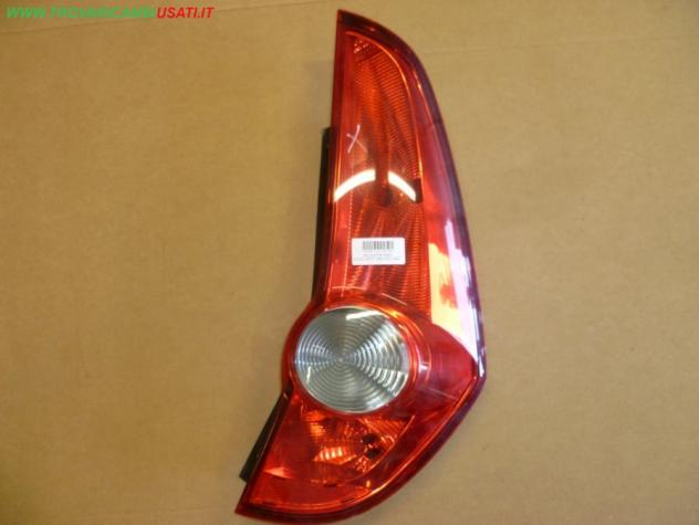 FANALE POST.D. OPEL AGILA (H08)  Parti elettriche  Fanaleria  Fanali  Fanale post. sx. OPEL - AGILA B - 01-03-2008 - 01-06-2015