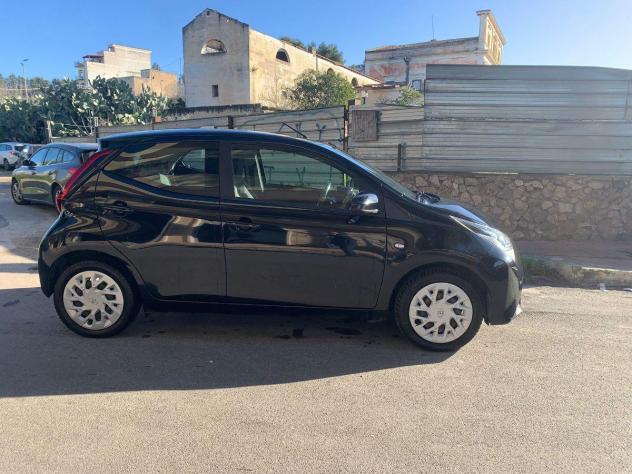 TOYOTA - Aygo - 1.0 VVT-i 72 CV 5p. x-clusiv - Foto 3