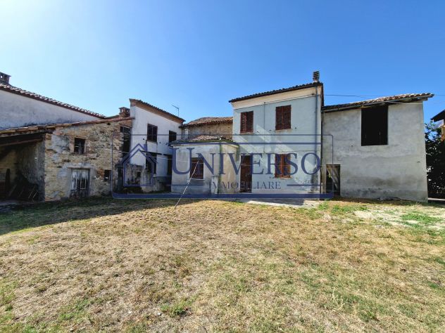 CASA SU DUE LIVELLI CON LEGNAIA DEPOSITO GIARDINO E ORTO - Foto 3