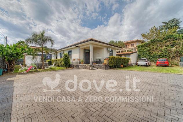 Villa di 160 m² con 5 locali e posto auto in vendita a Mascalucia - Foto 2