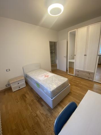Stanza in appartamento in affitto a Novara