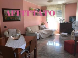 Appartamento di 70 m² con 3 locali e box auto in affitto a Sarnico