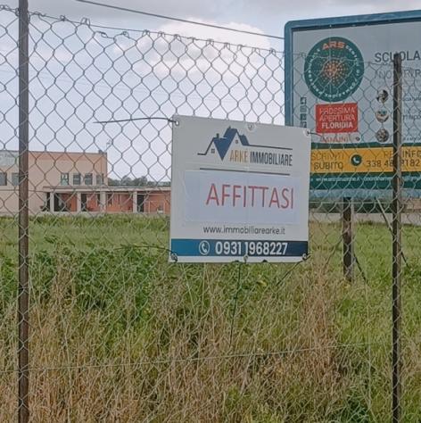 Solarino: Terreno in affitto uso sportivo