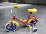 triciclo giallo