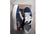 Scarpe sportive donna.