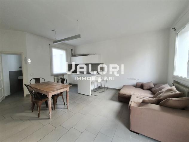 INCANTEVOLE TERRA-CIELO RISTRUTTURATA CON CORTE PRIVATA E GARAGE - Foto 6