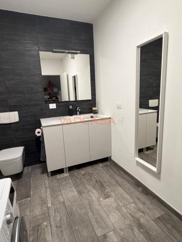 ELEGANTE QUADRILOCALE COMPLETAMENTE ARREDATO E PRONTO DA VIVERE - Foto 8