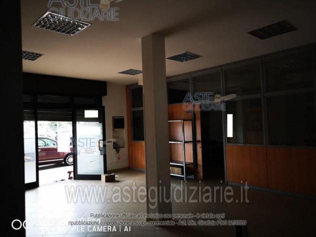 IMMOBILI-IMMOBILE COMMERCIALE-Via Monte Solarolo, 111/A - Foto 8