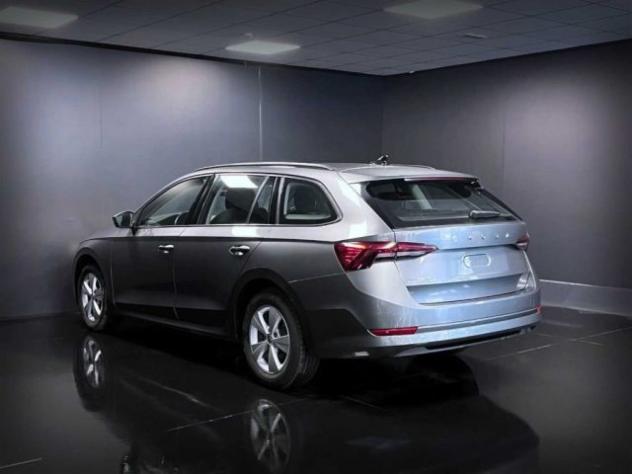 SKODA Octavia 2.0 TDI 116CV WAGON DSG Executive rif. 23095091 - Foto 6