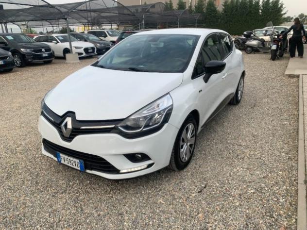 RENAULT Clio TCe 12V 75 CV 5 porte Moschino Intens rif. 24157180