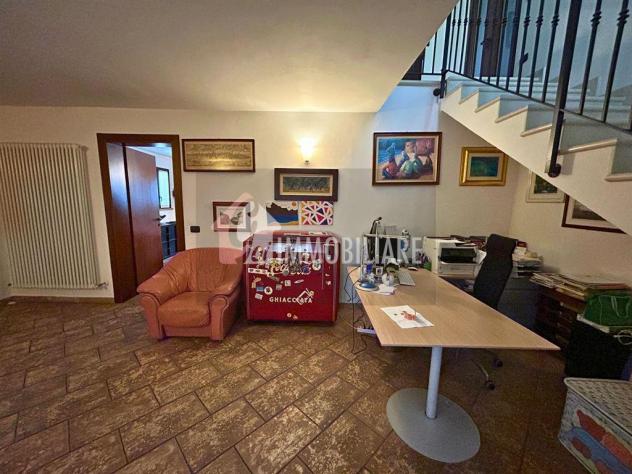 VILLA INDIPENDENTE PRONTA PER ESSERE ABITATA - Foto 11