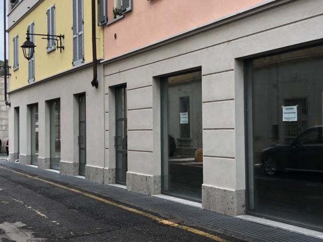 Oltre 3 vetrine in affitto a Saronno - Foto 18