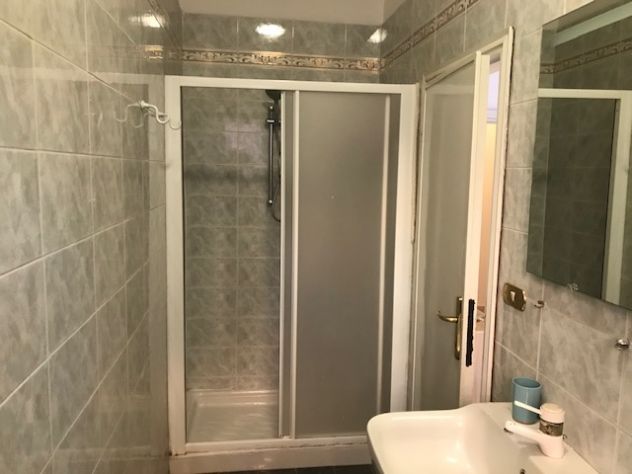 Un posto letto in doppia in zona centro storico - Foto 4