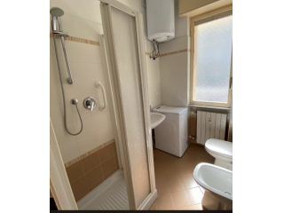BILOCALE IN VIA DE SANCTIS: 340 euro