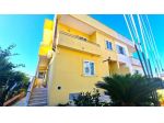 ELEGANTE VILLA INDIPENDENTE CON AMPI SPAZI E AMPIO CORTILE - MONDRAGONE - V3193