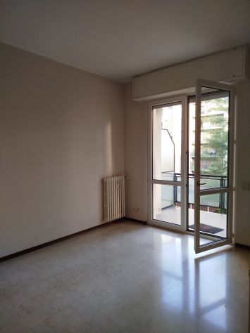 Ampio bilocale con cucina abitabile e balcone in zona Grazie Vecchie - Foto 3