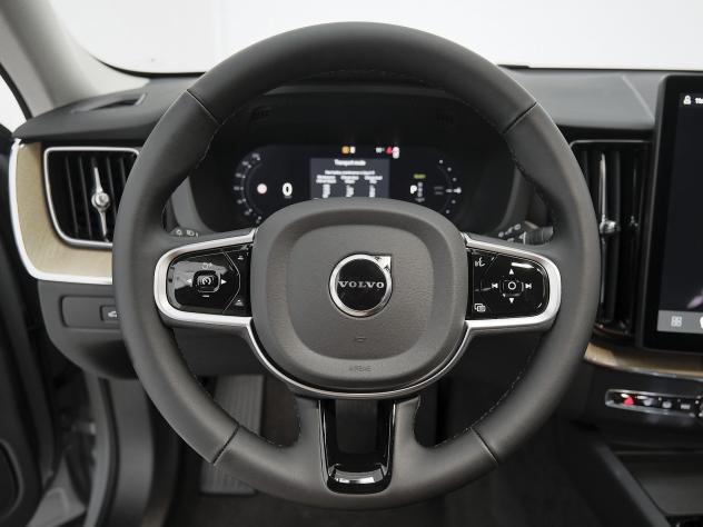Volvo XC60 B5 AWD automatico Plus Bright - Foto 9