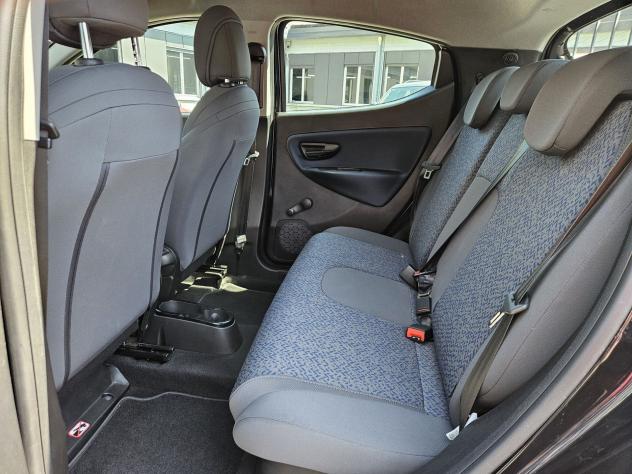 Lancia Ypsilon 1.0 FireFly 70cv Hybrid - Foto 9