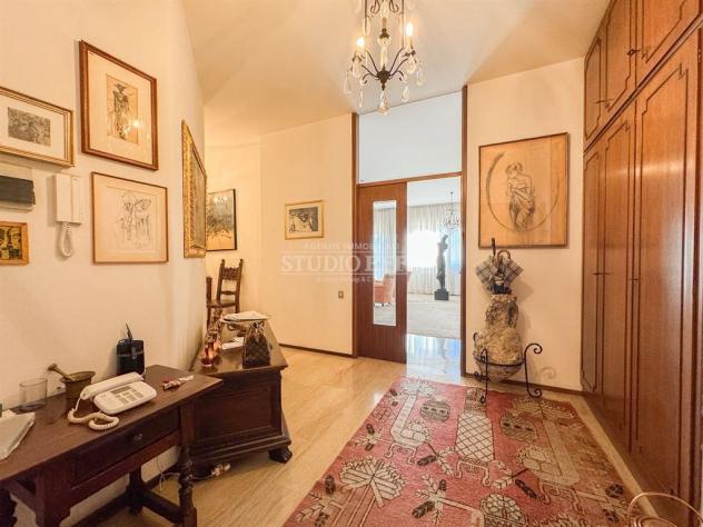 ZONA LICEO CLASSICO – Ampio appartamento di rappresentanza con garage - Foto 6
