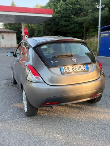 Lancia Ypsilon 1.2 69 CV 5 porte S&S Platinum - Foto 6