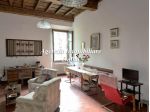 Borgo San Lorenzo - Elegante appartamento con cantina e posti auto