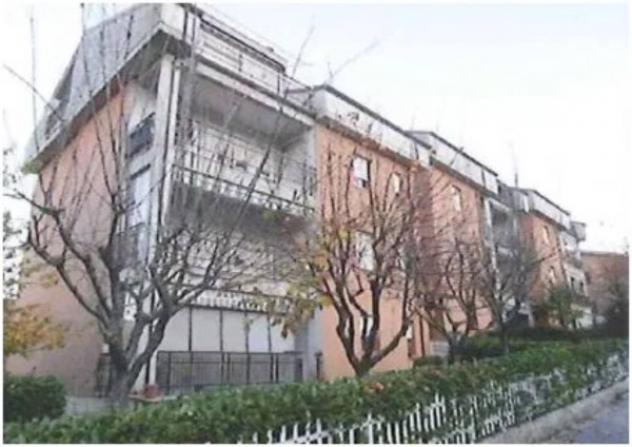 Immobile in asta di 205 m² con più di 5 locali e box auto in vendita a Castelraimondo - Foto 3