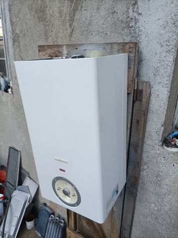 CALDAIA RIELLO RESIDENCE KIS 24KW CAMERA STAGNA - Foto 3