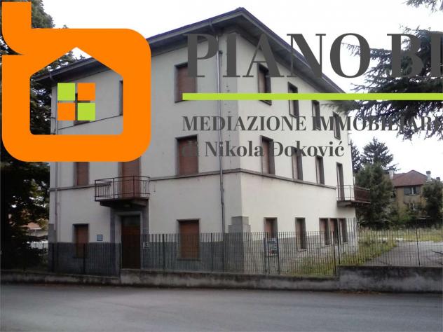 V000037 - AMPIO UFFICIO CON AREA ESTERNA