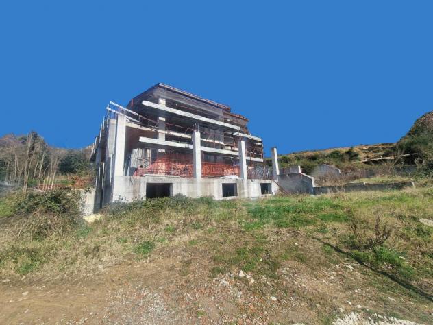 Villa in vendita a Isola - Luni 350 mq Rif: 1395040