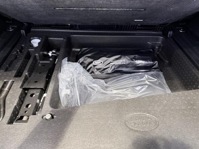 Land Rover Defender 3.0D I6 200 110 SE AWD auto. - Foto 10