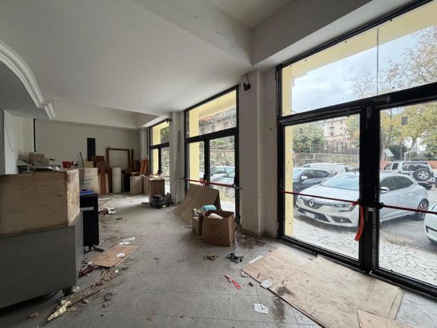 Show Room in vendita a La Spezia
