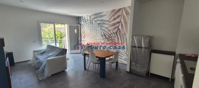ZONA FUNIVIA – Appartamento in villa arredato a nuovo, 1°p. s/a – 60mq ca. + verandina + giardinetto - 2 vani + acc. Ristrutturato, ottimo contesto. E