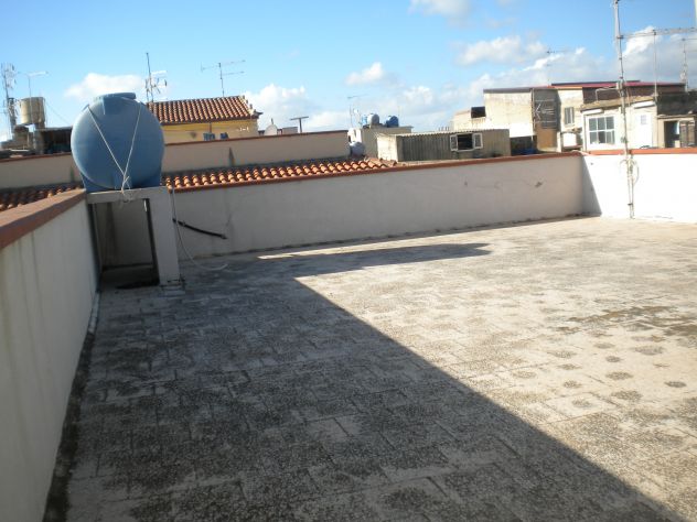 PALAZZINA di 3 appartamenti con garage e terrazza + zona verde a Gela - Foto 8