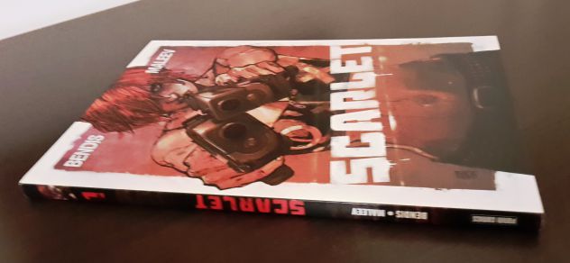 SCARLET PRIMO VOLUME 1, BENDIS-MALEEV, PANINI COMICS 2011. - Foto 4
