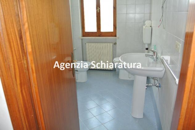 VICINANZE BORGO MASSANO VENDESI CASA SINGOLA CON DUE UNITA' IMMOBILIARI E UN'ETTARO DI TERRENO - Foto 19