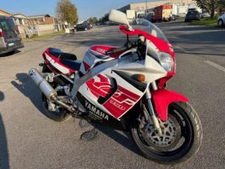 YAMAHA YZF 750 R 1996 rif. 21557480