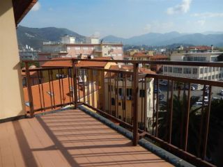 Quadrilocale in affitto a Sestri Levante