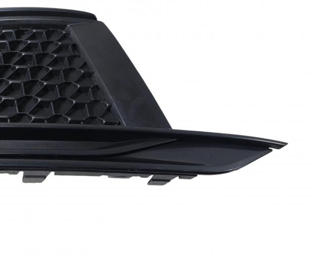 GRIGLIA PARAURTI ANTERIORE DESTRA AUDI A1 Sportback (GBA) 82A807682E Benzina 1000 (18) - Foto 2